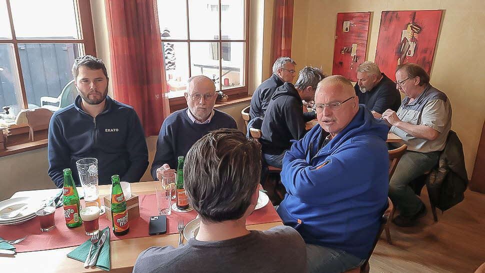 Fr�hjahrs-Wieseputzete26-12